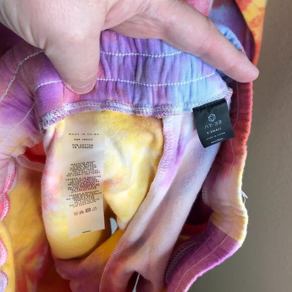 AR-33 Women's Fleece Sweatshirt/Sweat Shorts Set Multicolor Tie Dye NEW~ Size XS - Picture 8 of 8